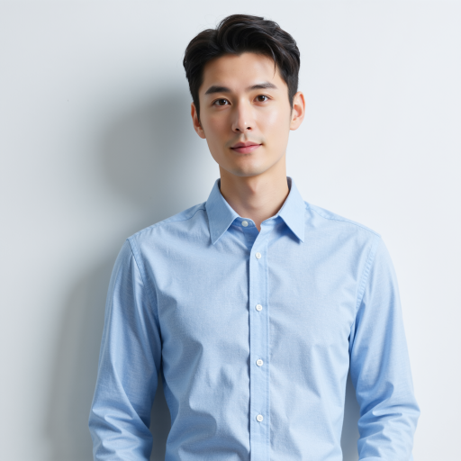 测试经理头像,三十五岁左右男性,穿蓝色衬衫,背景为浅黄色,专业表情